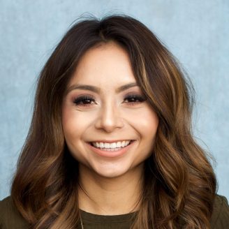 Henedina Tavares Headshot